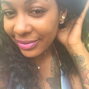 Meet your Posher, Marion